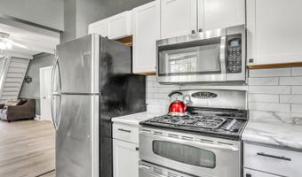 41607 N Lotus Ave, Antioch, IL 60002