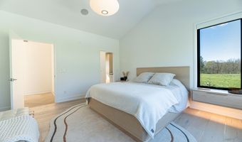 5044 Hickory Pointe Woods SE, Ada, MI 49301