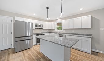 201 CREEK VALLEY Dr, Basye, VA 22810