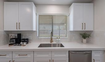 656 E MESQUITE Ave, Apache Junction, AZ 85119