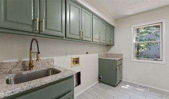 44 Sandwick Dr, Bella Vista, AR 72715