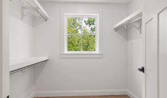 24 Amerescoggin Rd, Falmouth, ME 04105