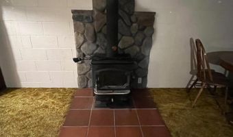 2444 Middle Dr, Arnold, CA 95223