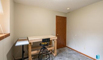 316 W Evergreen Dr, Brandon, SD 57005