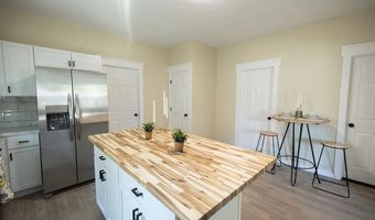 1217 W 3rd St, Anderson, IN 47304