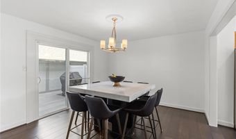 2155 Mason Green Dr, Ballwin, MO 63011