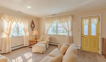 35 Maple Ave, Villas, NJ 08251