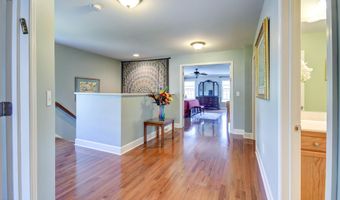 84 Andriana Ln, Albany, NY 12204