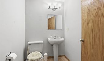 1700 E TRACIA Ln, Appleton, WI 54911