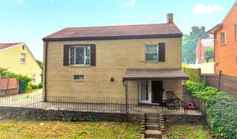3 Solar Dr, Ambridge, PA 15003