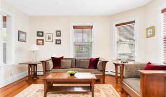 82 Sefton Dr, Cranston, RI 02905