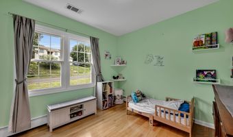 114 Tiffany Ln, Bristol, CT 06010