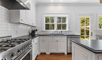 71 West Ave, Darien, CT 06820