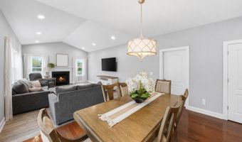 1 Prairie Ln, Bayville, NJ 08721