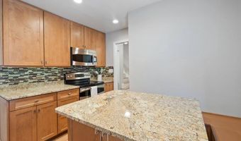 7322 Greentree Rd, Bethesda, MD 20817