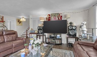 76 Union St, Barre, MA 01005