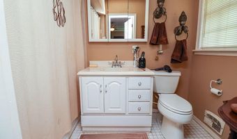 205 Valley Dr, Americus, GA 31709