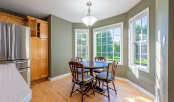 2321 Sundown Dr, Ames, IA 50014