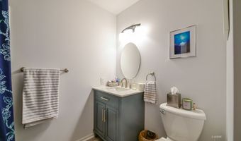 7673 Woodmere Dr 27, Athens, OH 45701