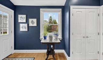 42 Windsor St, Jamestown, RI 02835