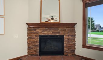 805 NW Reinhart Dr, Ankeny, IA 50023