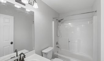 58 W OLD MILL Trl, Antioch, IL 60002