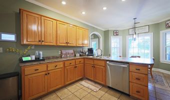 330 River Oaks Dr, Bainbridge, GA 39817