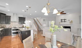 20997 POTOMAC TRAIL Cir, Ashburn, VA 20148