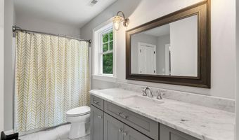 32 Settlers Ct, Bedford, NH 03110