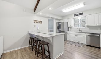 319 Eastview Dr, Biloxi, MS 39531