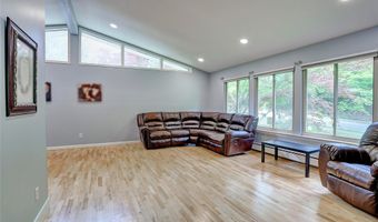 89 Regina Rd, Airmont, NY 10952