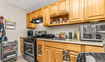 242 Pearl Harbor St, Bridgeport, CT 06610