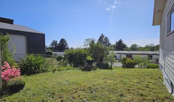 16427 VISTA HILLS Dr 17, Brookings, OR 97415