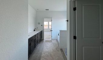 10915 Bop Ln, Adkins, TX 78101