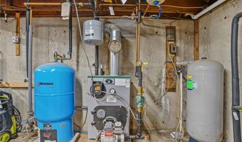 532 Lewis Farm Rd, Coventry, RI 02827