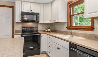 43 Lone Pine Cir, Barrington, NH 03825