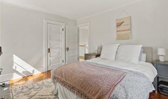 35 Hall Ave, Newport, RI 02840