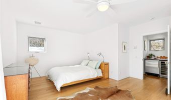 54 Gardiner Dr, Amagansett, NY 11930