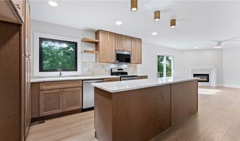 1801 Kimberly Pl, Bentonville, AR 72712