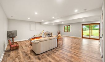8065 NE 25th Ave, Altoona, IA 50009
