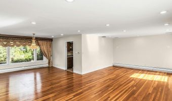 260 Oakridge Ln, Albertson, NY 11507