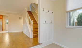 6106 BANGOR Dr, Alexandria, VA 22303