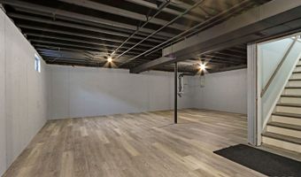 197 Maplewood Dr, Antioch, IL 60002