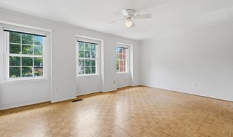 8350 GLASTONBURY Ct, Annandale, VA 22003