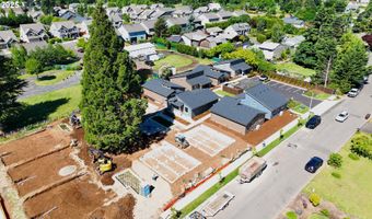 12246 Meadowlawn Dr, Oregon City, OR 97045