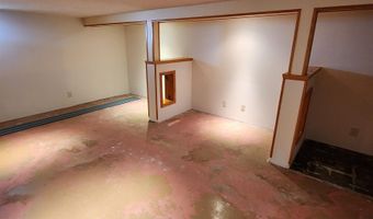 1703 E Mcgregor St, Algona, IA 50511