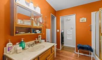 17 Woodland Dr, Barre, VT 05641