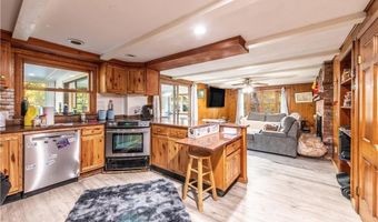 584 Division Rd, East Greenwich, RI 02818