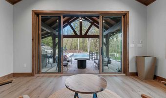 6830 N PURDY Pkwy, Appleton, WI 54913