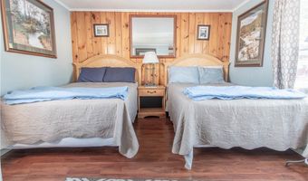 24 Bethune St, Alexandria Bay, NY 13607